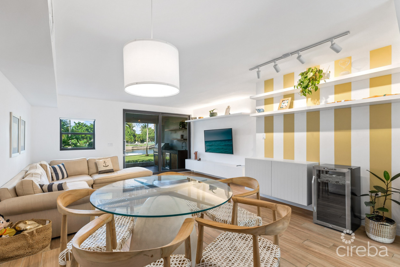 Canalfront 4 Bed  4.5 Bath - Newly Renovated Governors Harbour Home