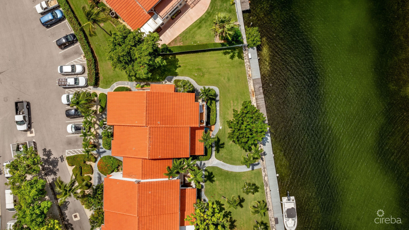 Canalfront 4 Bed  4.5 Bath - Newly Renovated Governors Harbour Home