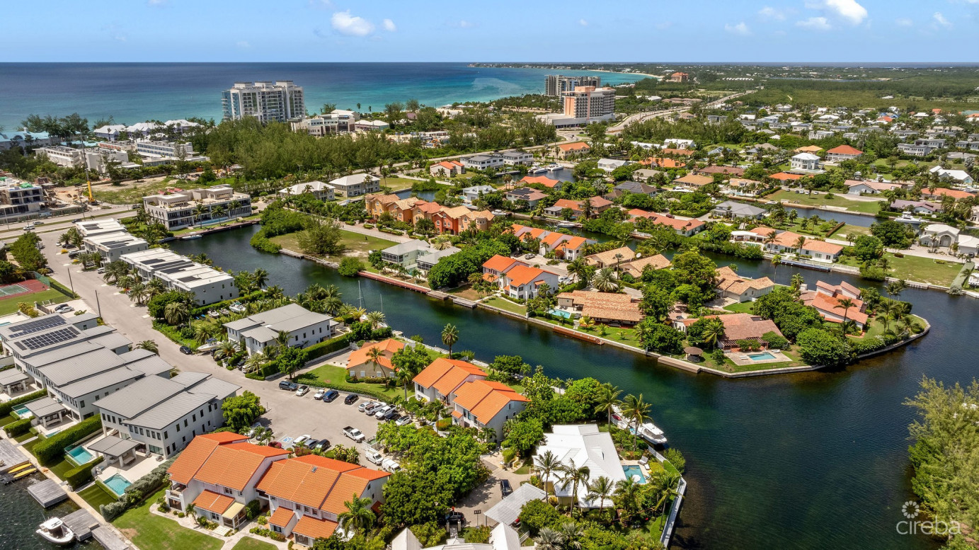 Canalfront 4 Bed  4.5 Bath - Newly Renovated Governors Harbour Home