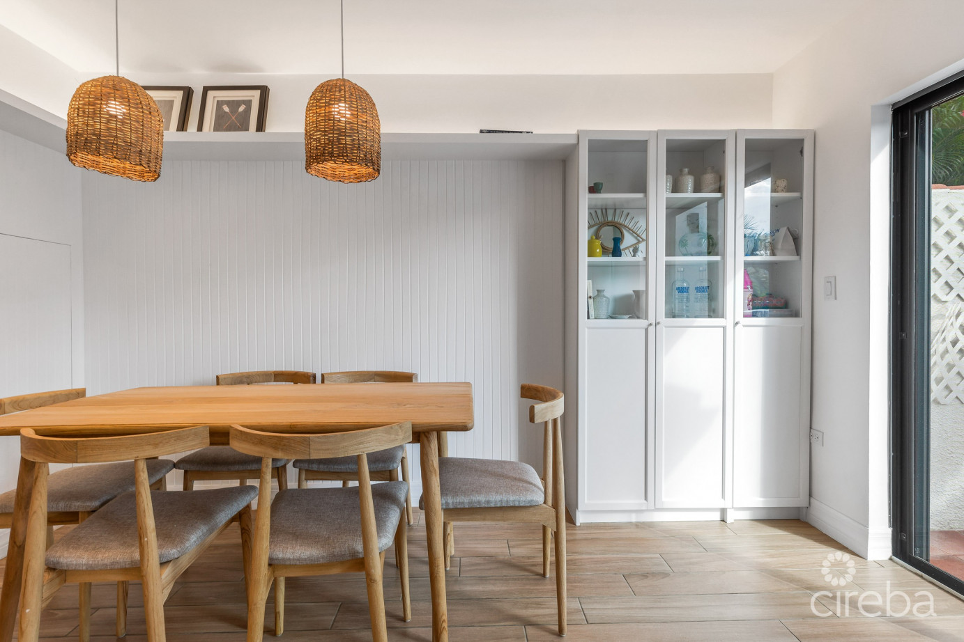 Canalfront 4 Bed  4.5 Bath - Newly Renovated Governors Harbour Home