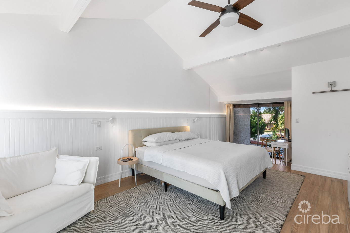 Canalfront 4 Bed  4.5 Bath - Newly Renovated Governors Harbour Home