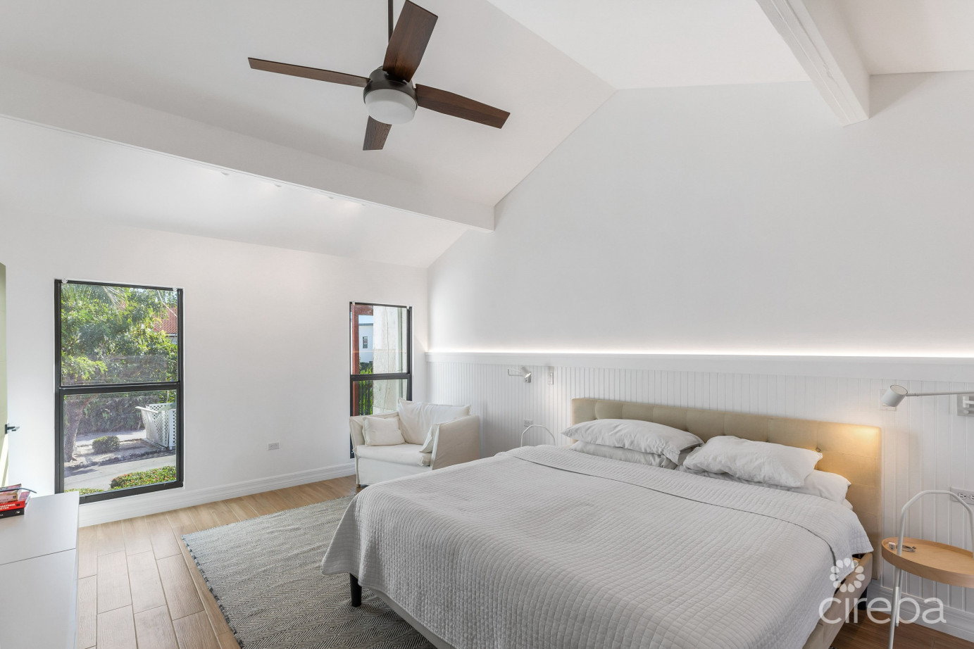 Canalfront 4 Bed  4.5 Bath - Newly Renovated Governors Harbour Home