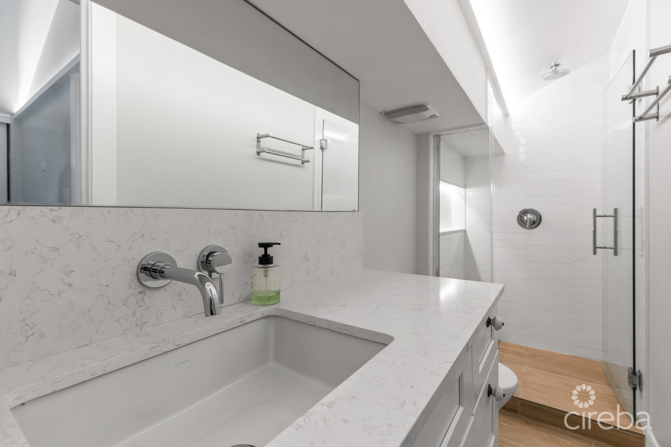 Canalfront 4 Bed  4.5 Bath - Newly Renovated Governors Harbour Home