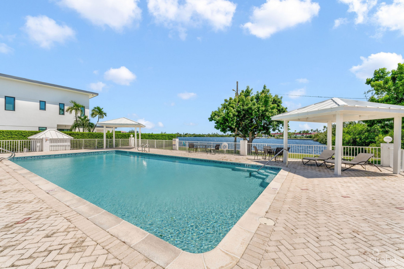 Canalfront 4 Bed  4.5 Bath - Newly Renovated Governors Harbour Home