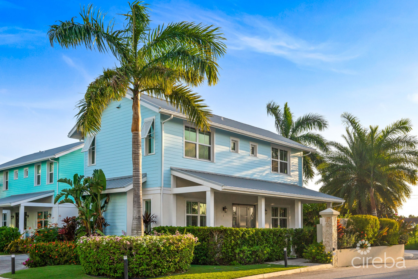 Periwinkle 1, Cottage With Garage