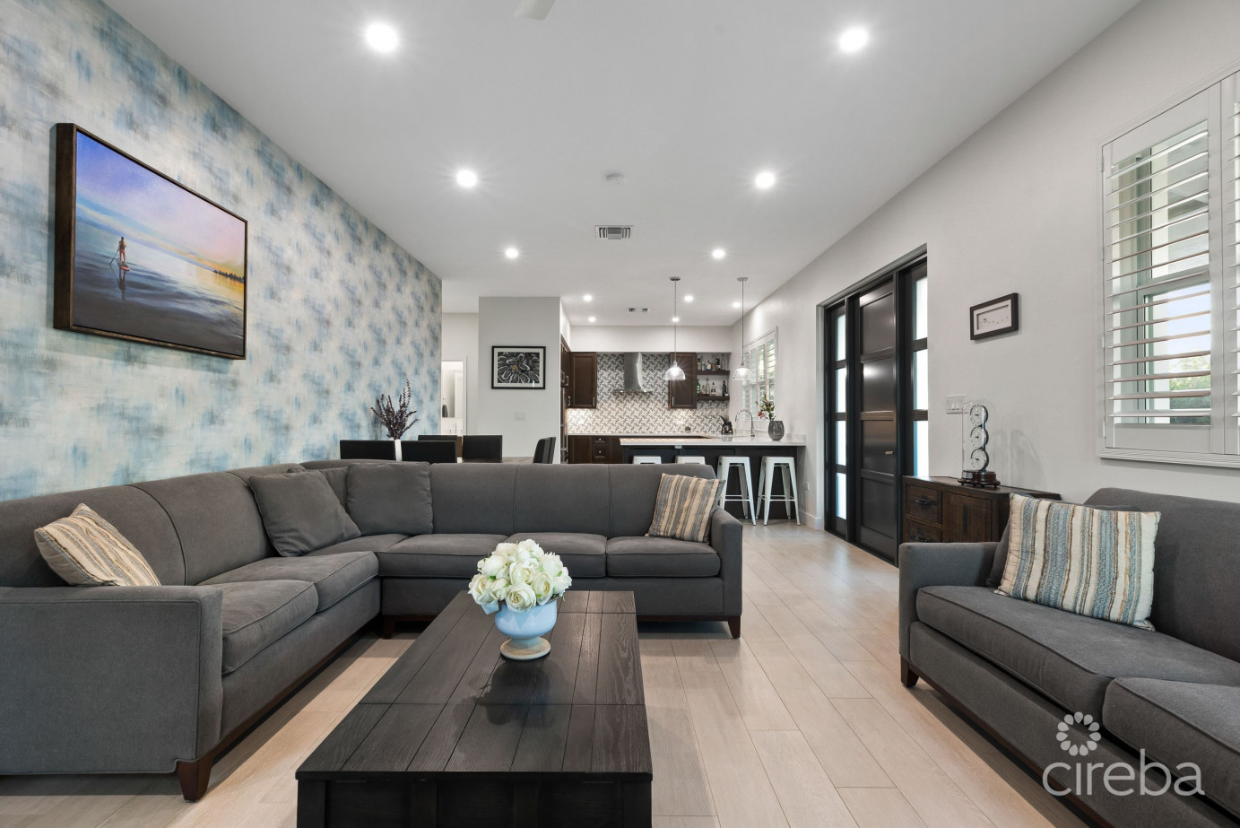 Periwinkle 1, Cottage With Garage