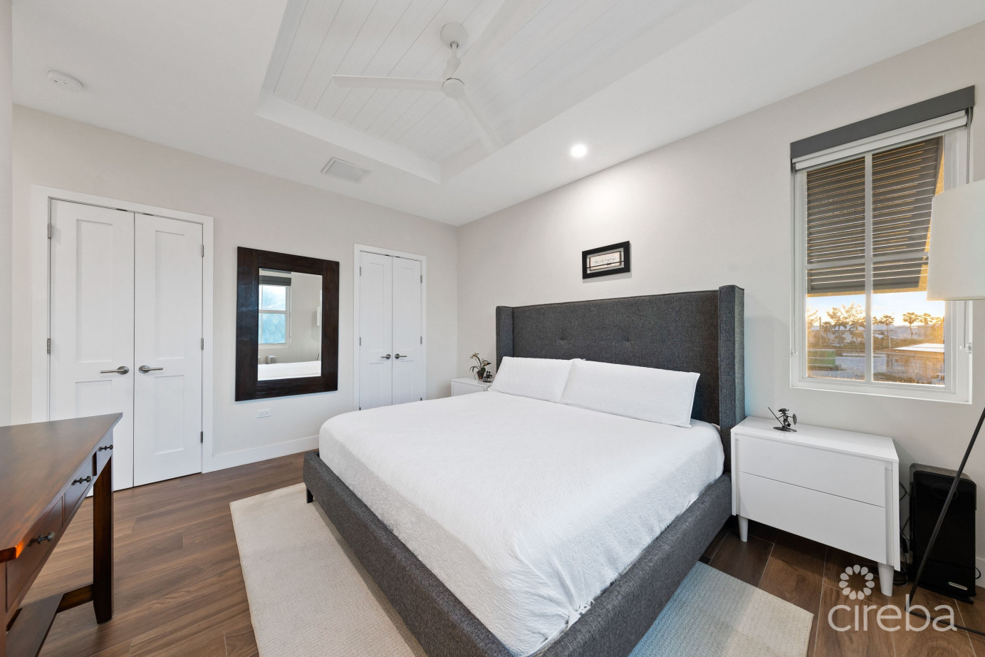 Periwinkle 1, Cottage With Garage