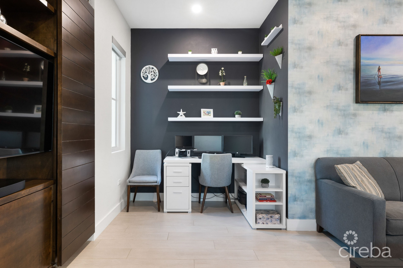 Periwinkle 1, Cottage With Garage