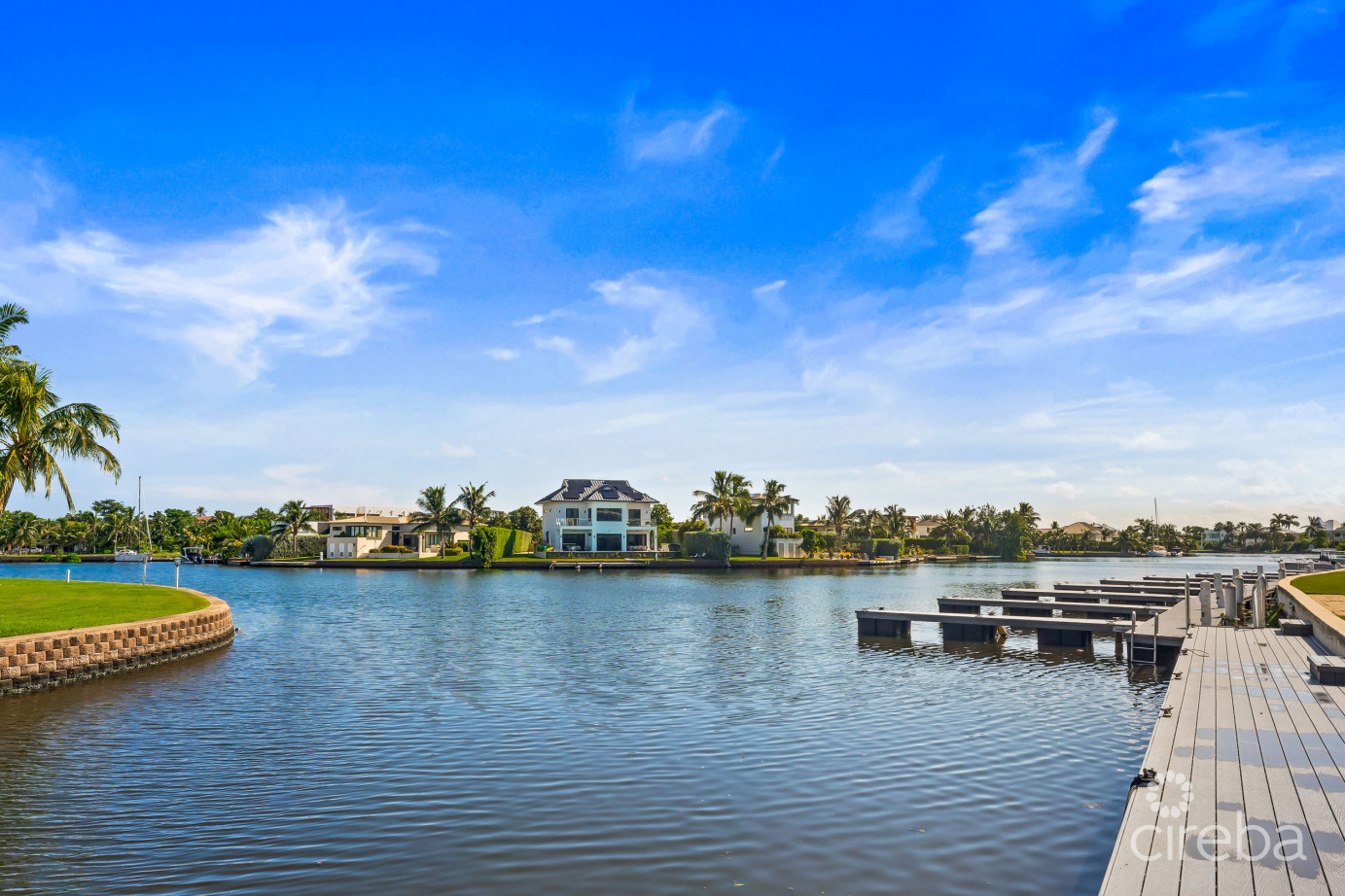 Periwinkle 1, Cottage With Garage