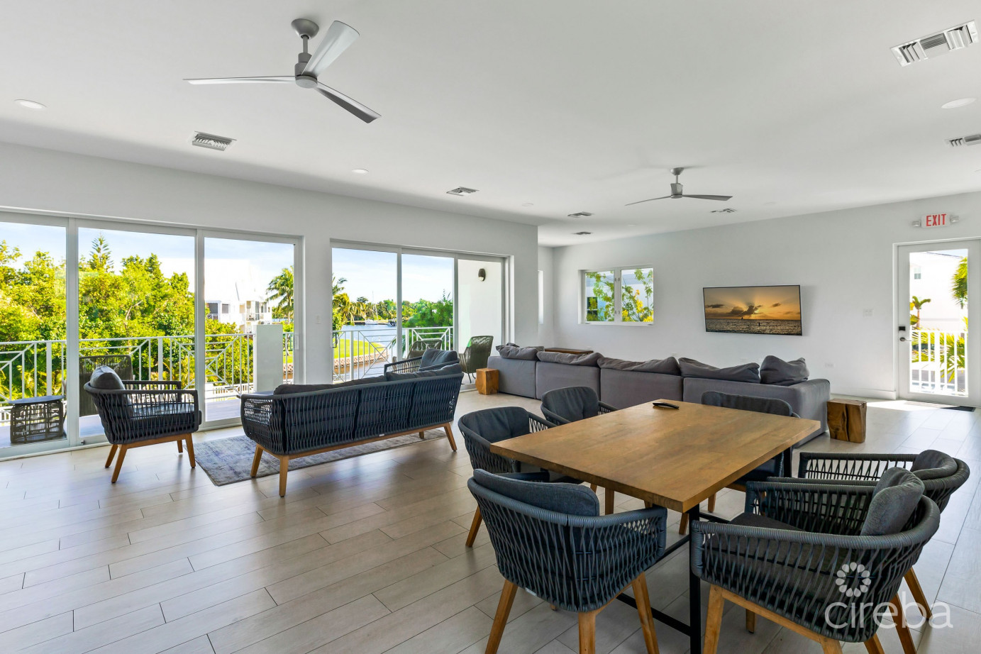 Periwinkle 1, Cottage With Garage