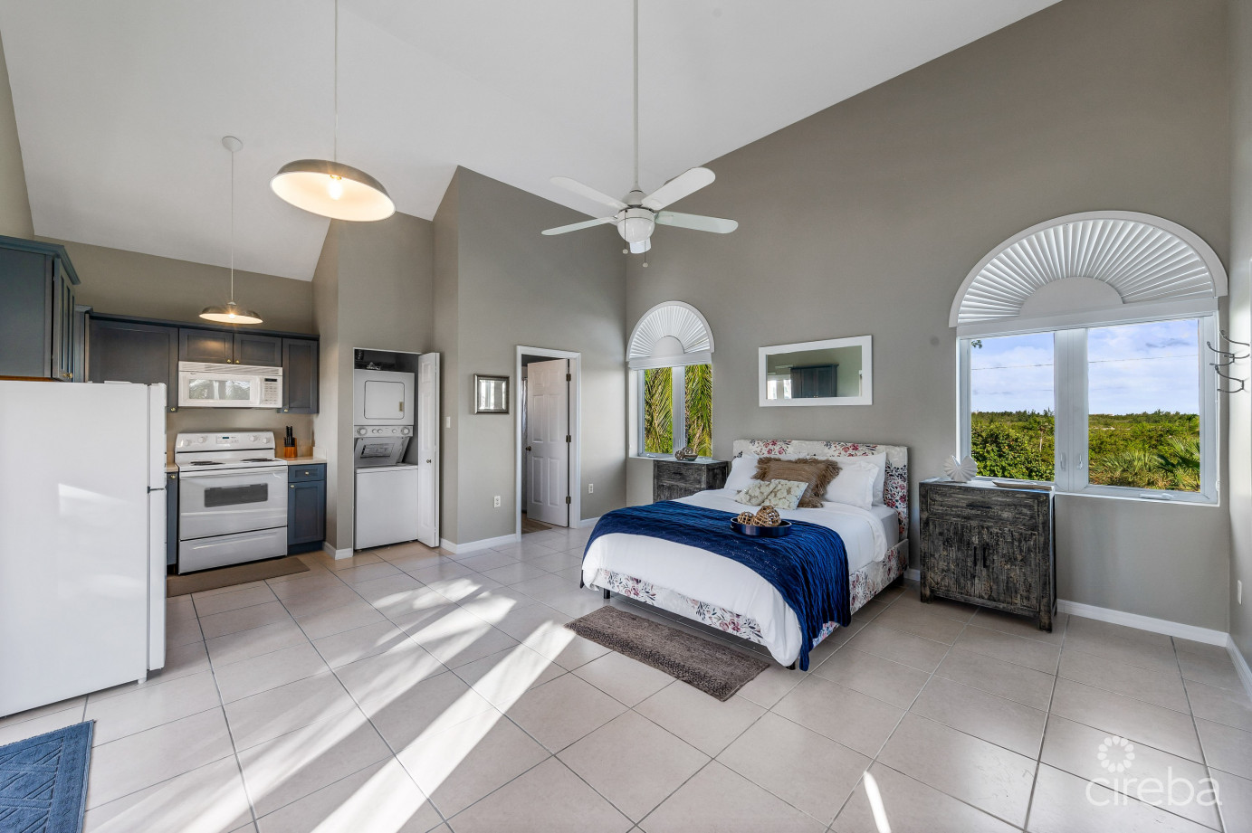 Pieces Of Eight, Rum Point Estate