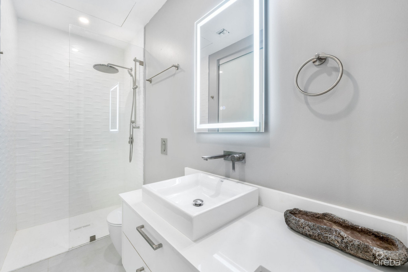 Harbour Walk Residences  Chic 1-bed