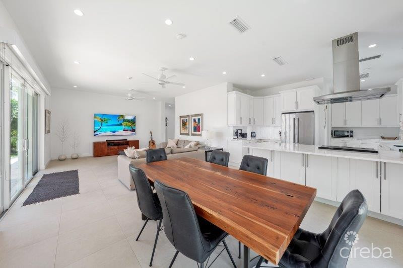 Unique Patrick's Island Canalfront W Guest House  3 Car Garage