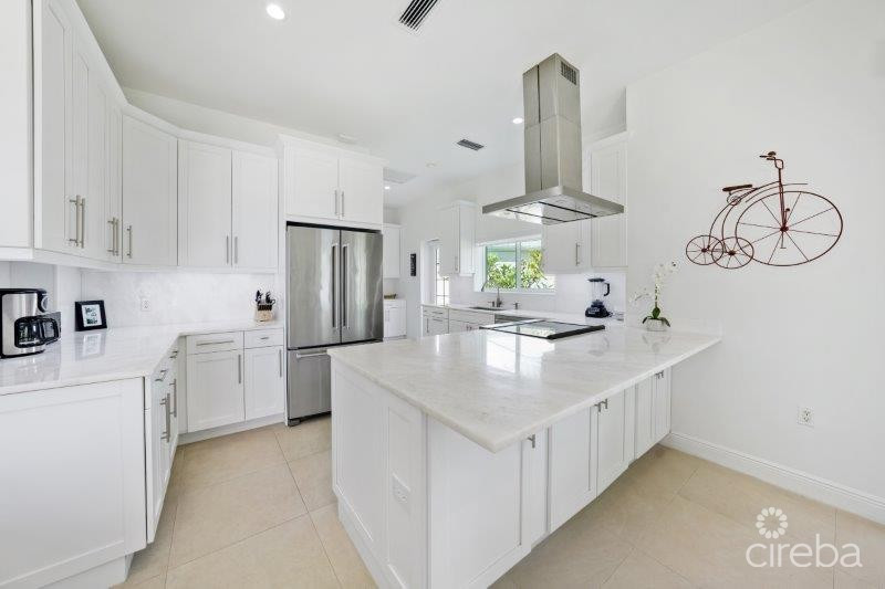 Unique Patrick's Island Canalfront W Guest House  3 Car Garage