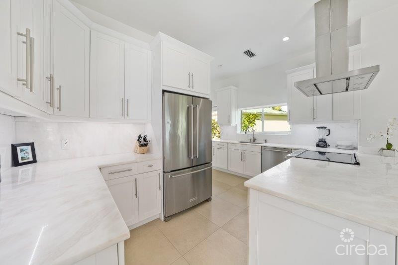 Unique Patrick's Island Canalfront W Guest House  3 Car Garage