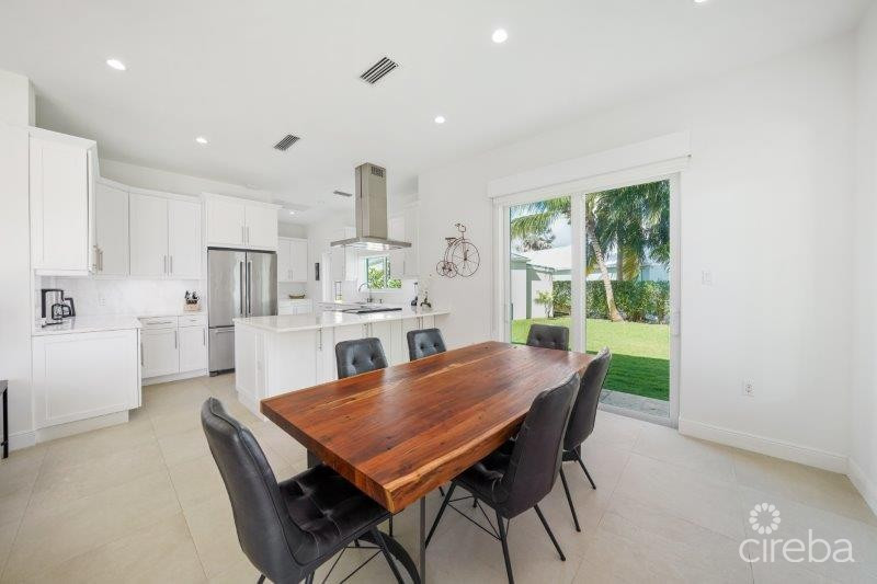 Unique Patrick's Island Canalfront W Guest House  3 Car Garage