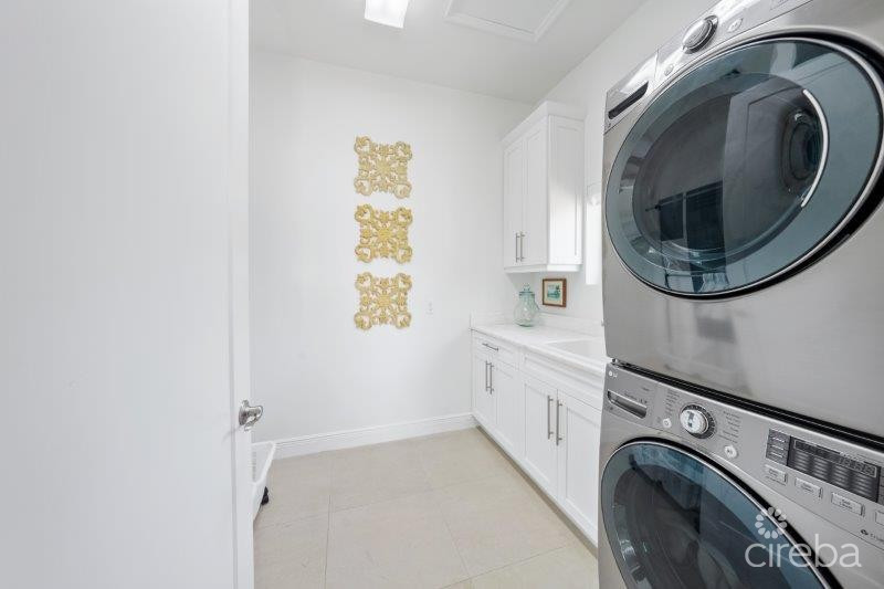 Unique Patrick's Island Canalfront W Guest House  3 Car Garage