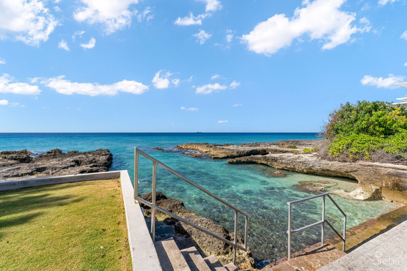 Caribbean Courts 3c, South Sound Condo