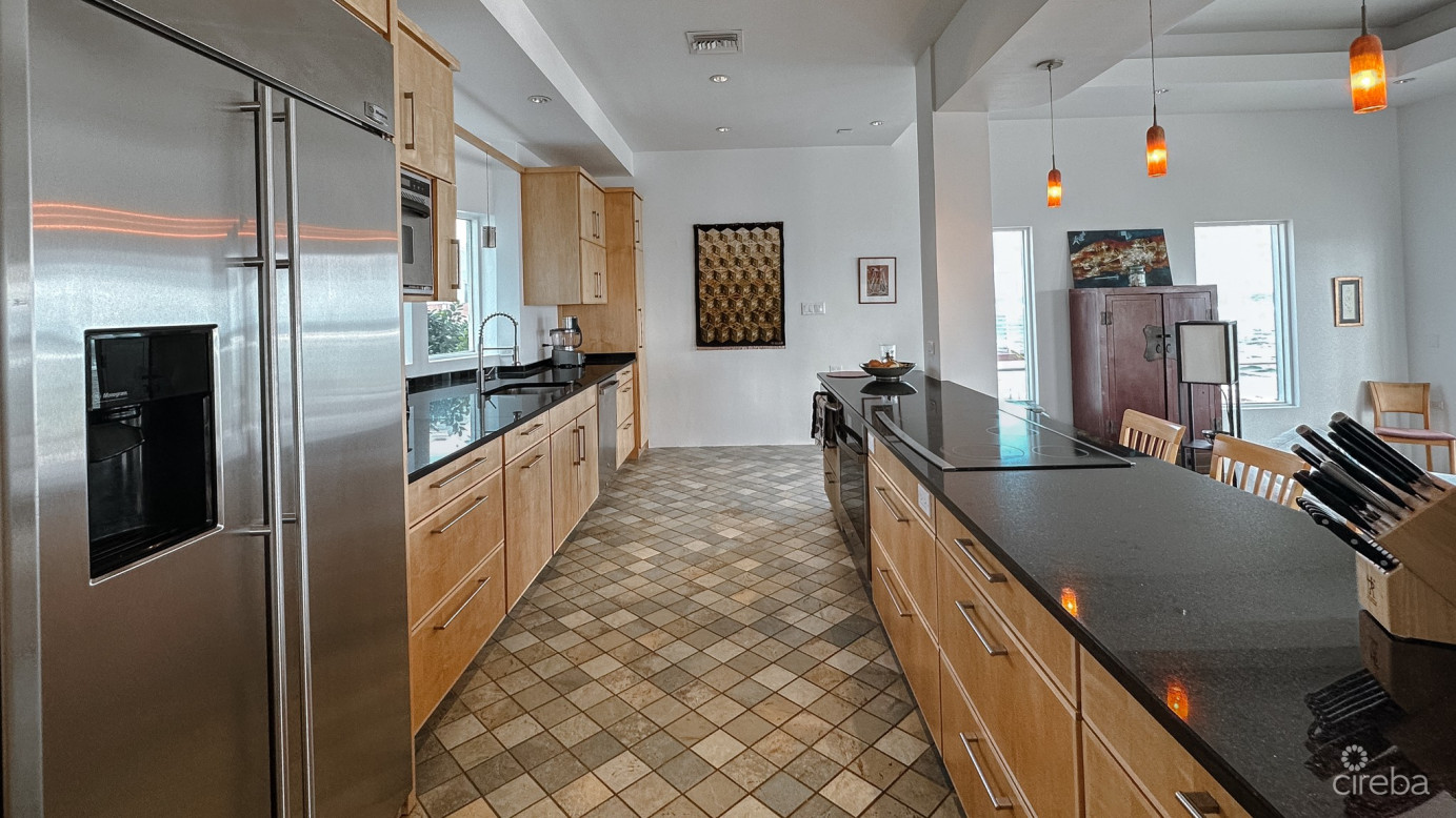 Beachfront Home, Manse Road