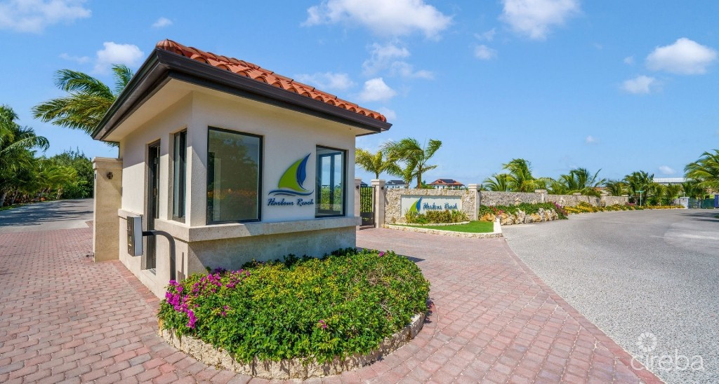 Harbour Reach Canal Front Lot