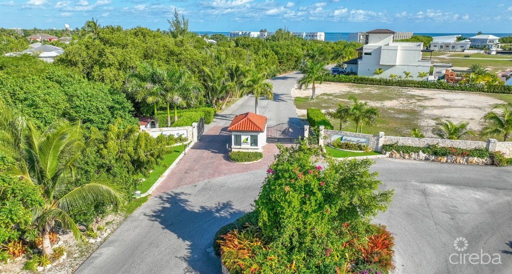 Harbour Reach Canal Front Lot