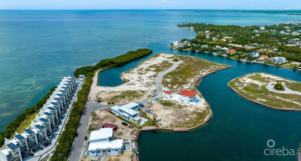 Harbour Reach Canal Front Lot