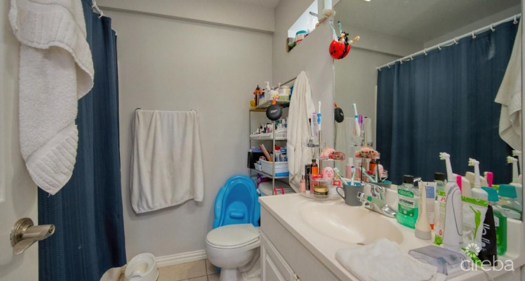 #120c Lakeside 2 Bed Condo