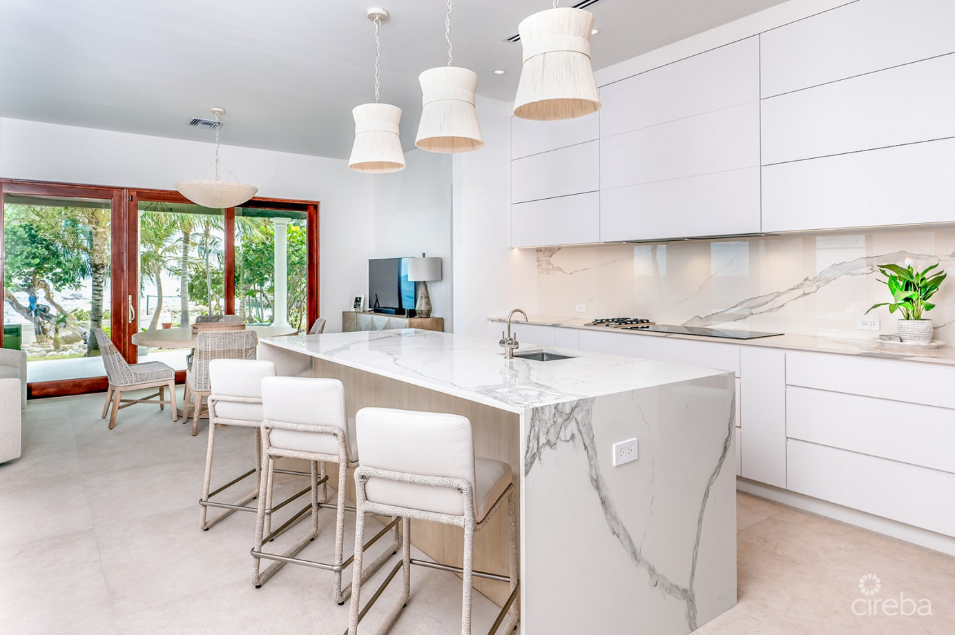 Miramar, A Vista Del Mar Ocean Front Estate