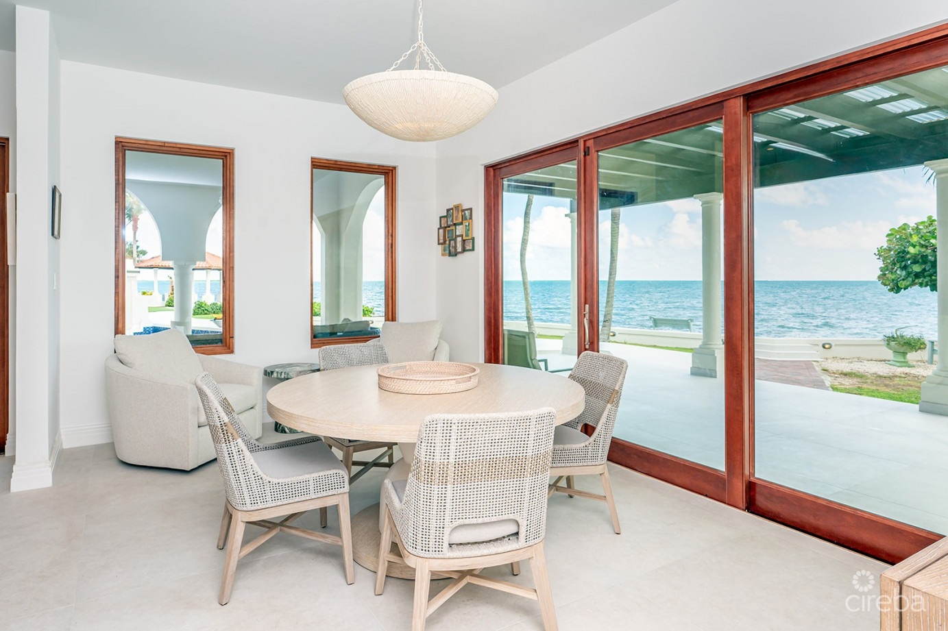 Miramar, A Vista Del Mar Ocean Front Estate