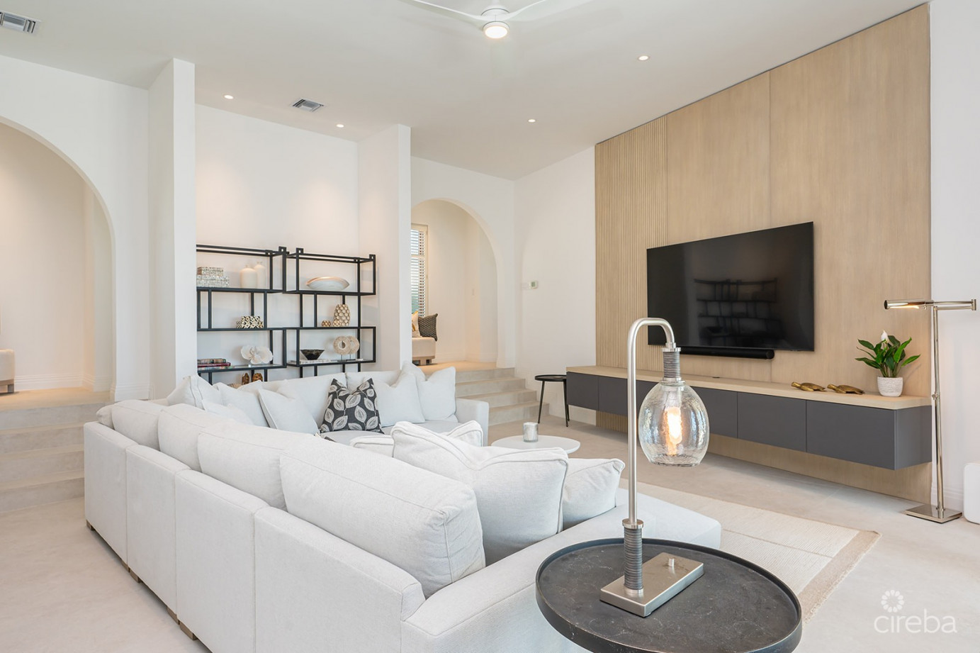 Miramar, A Vista Del Mar Ocean Front Estate