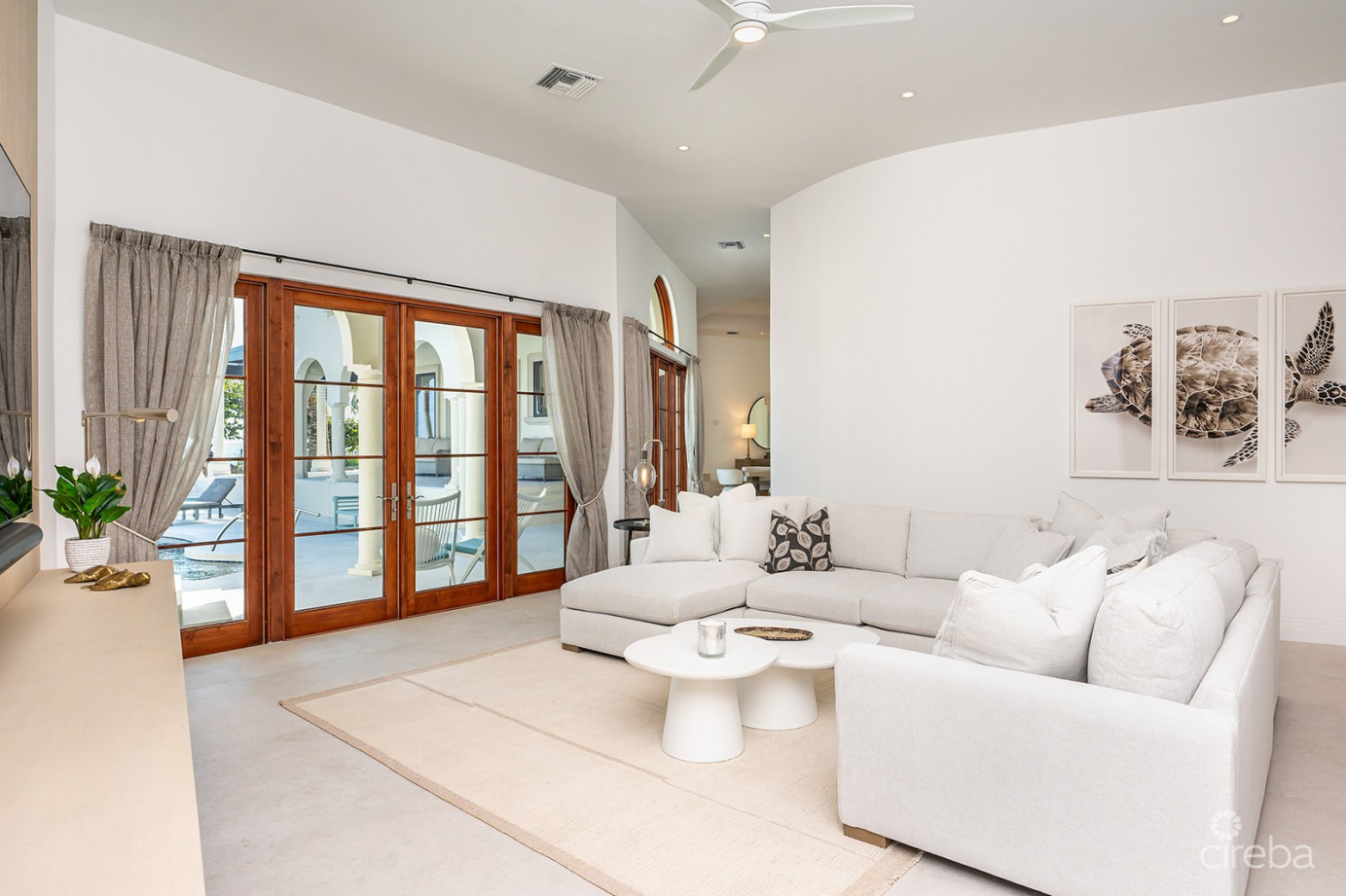 Miramar, A Vista Del Mar Ocean Front Estate