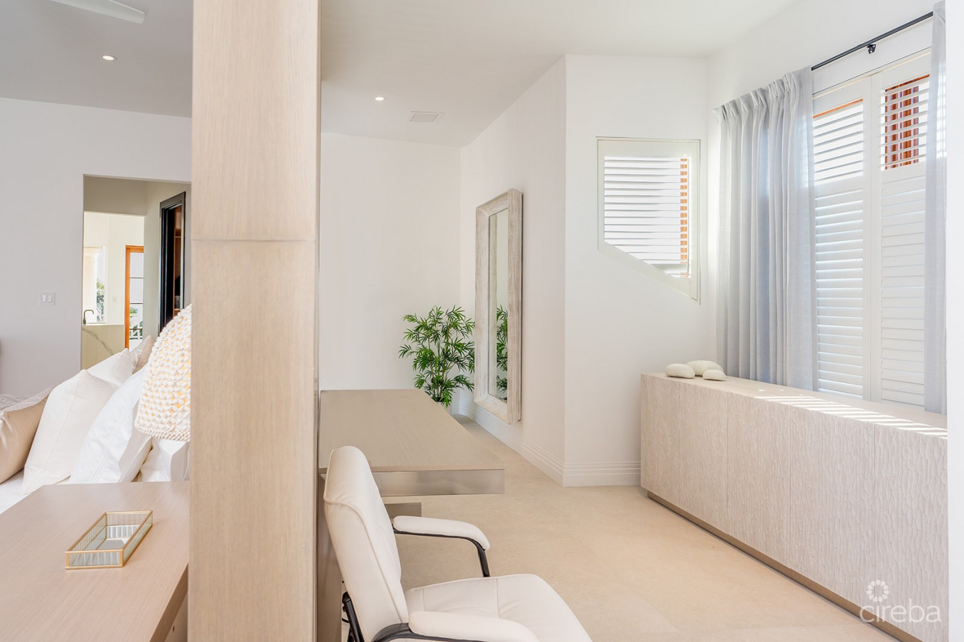 Miramar, A Vista Del Mar Ocean Front Estate