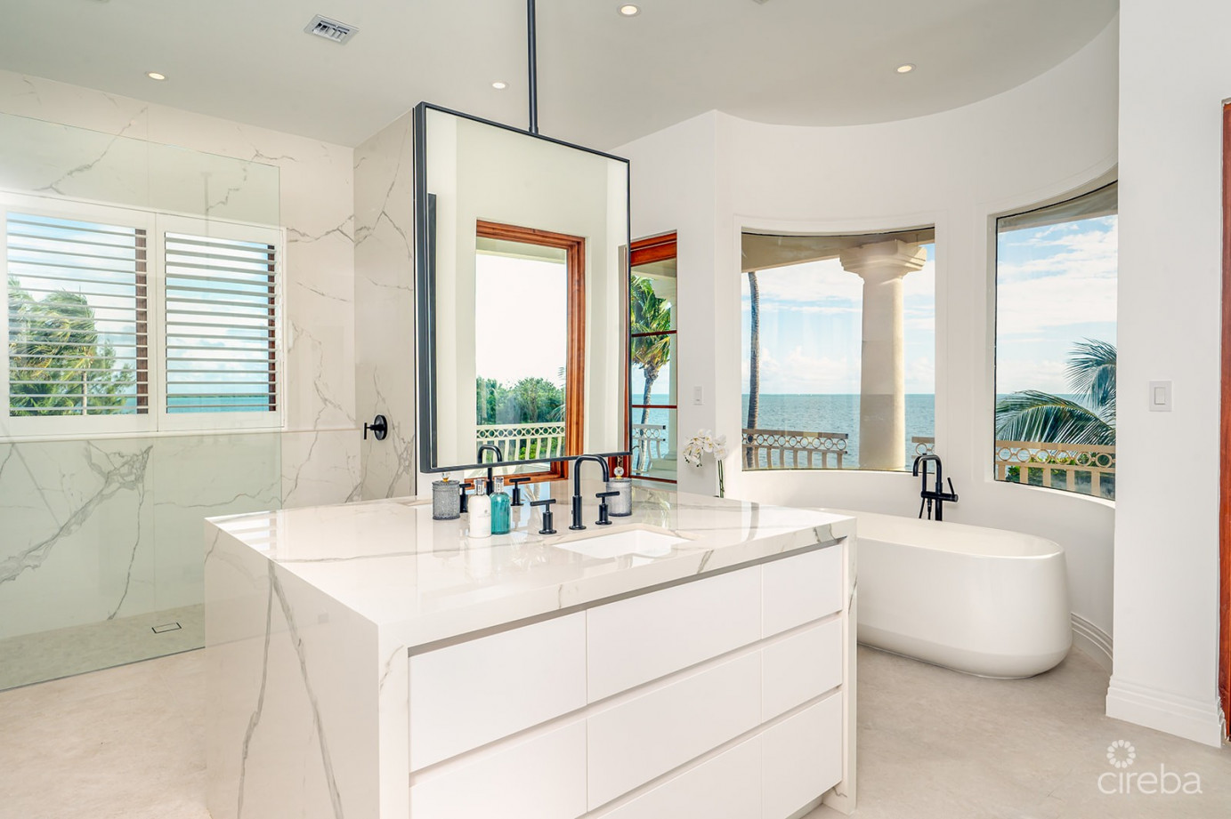 Miramar, A Vista Del Mar Ocean Front Estate