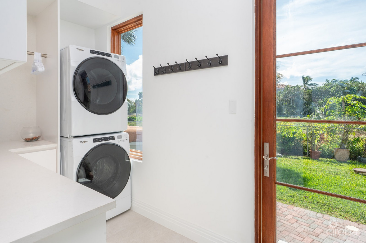 Miramar, A Vista Del Mar Ocean Front Estate