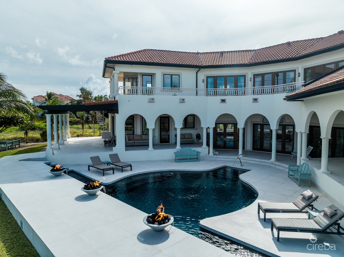 Miramar, A Vista Del Mar Ocean Front Estate