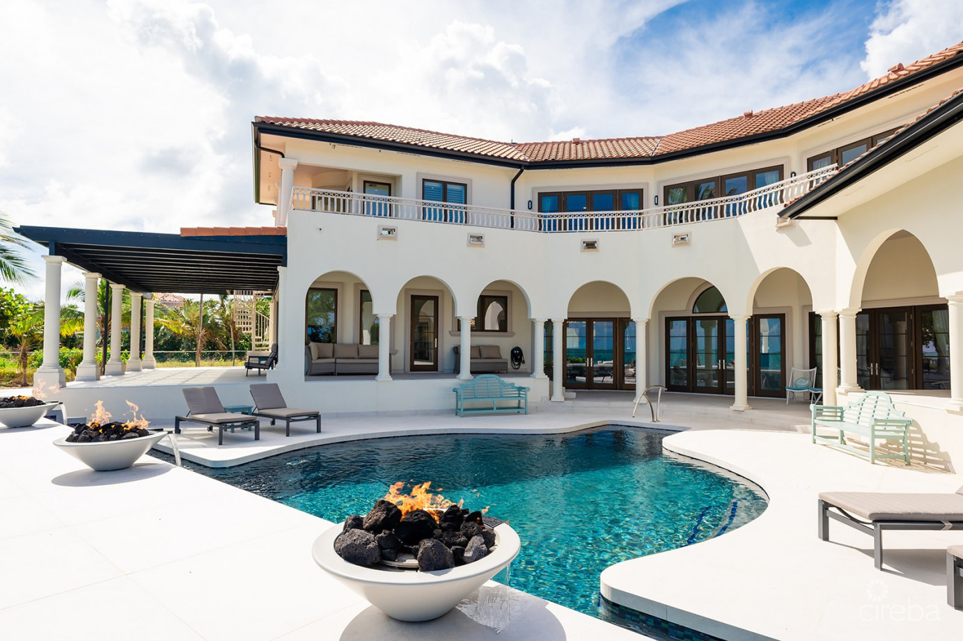 Miramar, A Vista Del Mar Ocean Front Estate