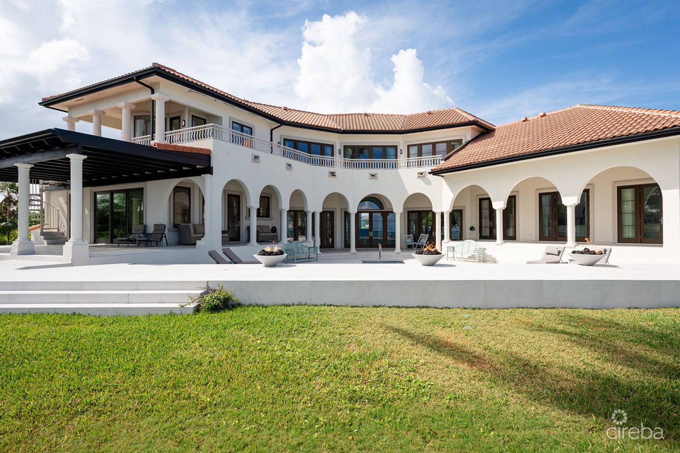 Miramar, A Vista Del Mar Ocean Front Estate
