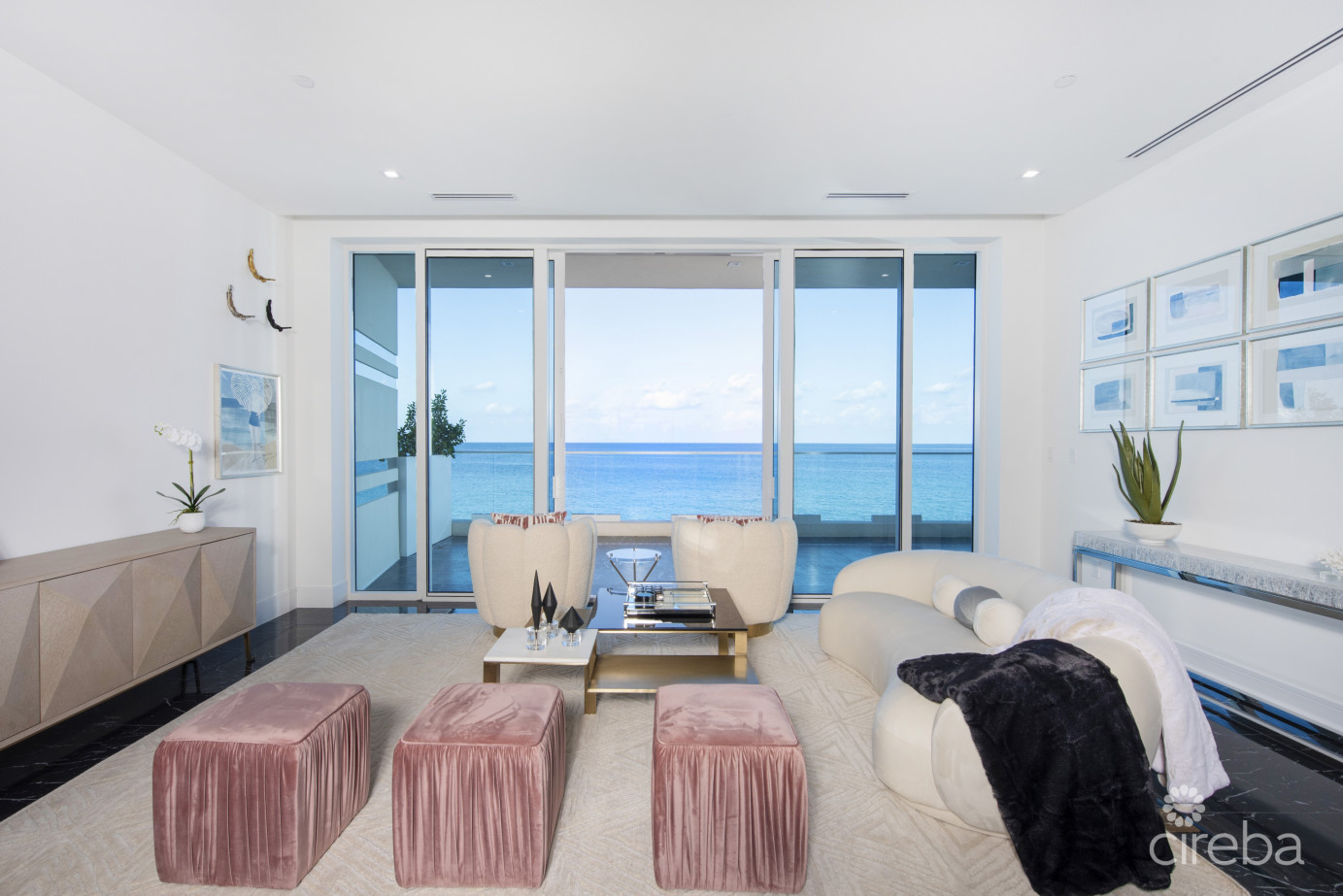 Fin Residence 9 - Corner Ocean Front Unit With Exceptional Amenities