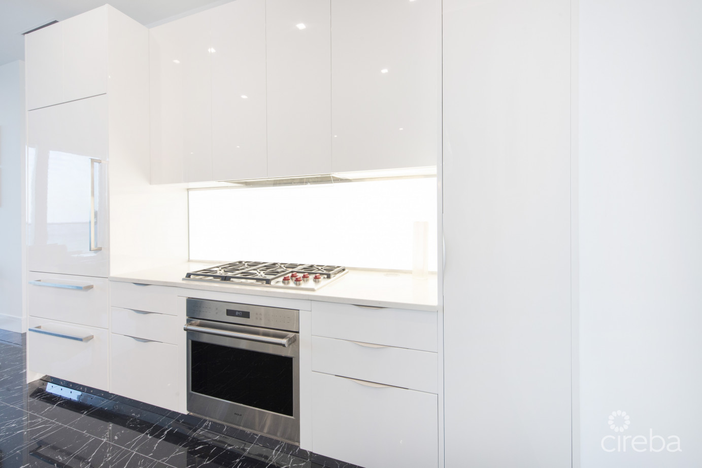 Fin Residence 9 - Corner Ocean Front Unit With Exceptional Amenities