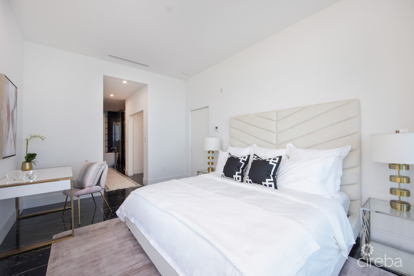 Fin Residence 9 - Corner Ocean Front Unit With Exceptional Amenities