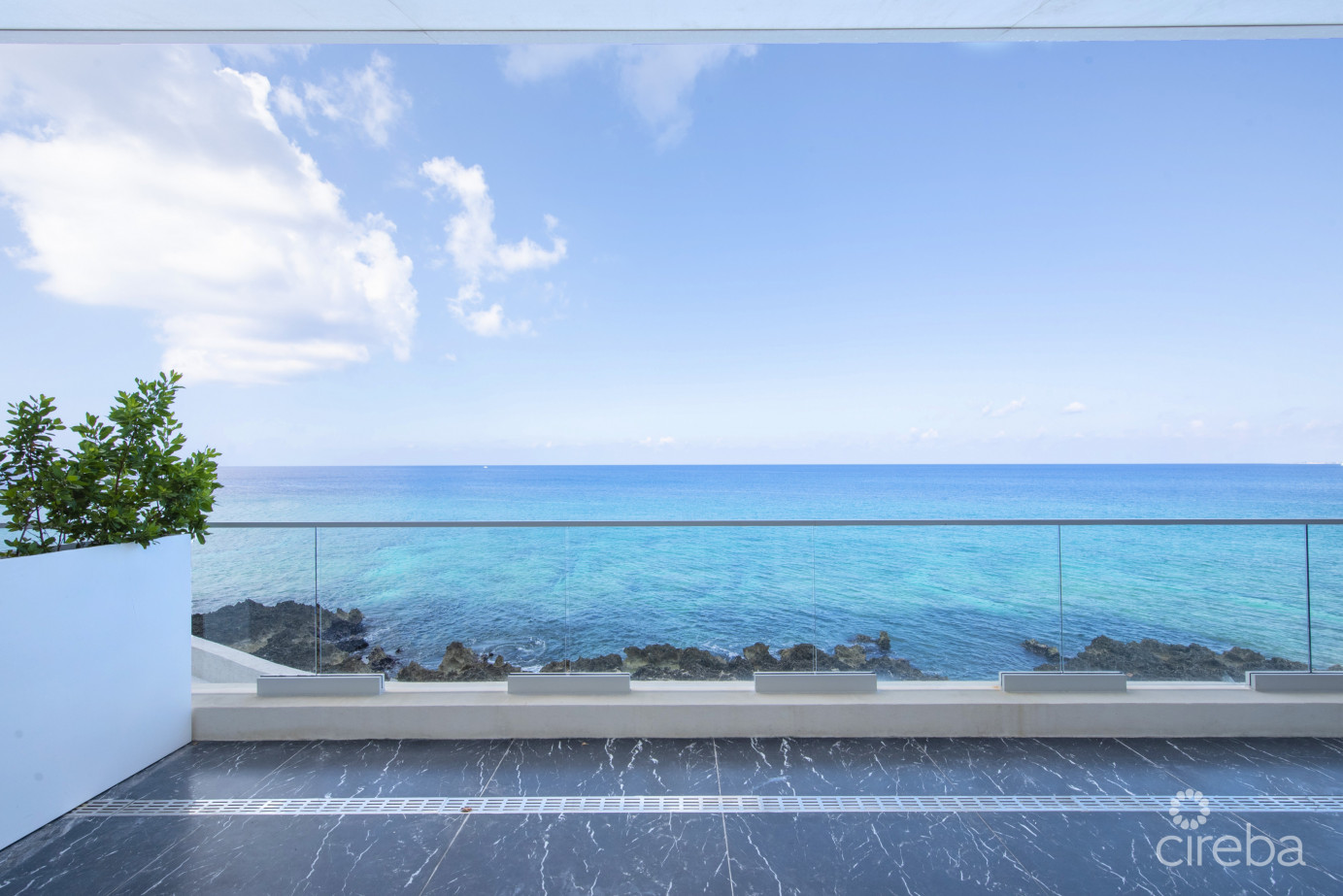 Fin Residence 9 - Corner Ocean Front Unit With Exceptional Amenities