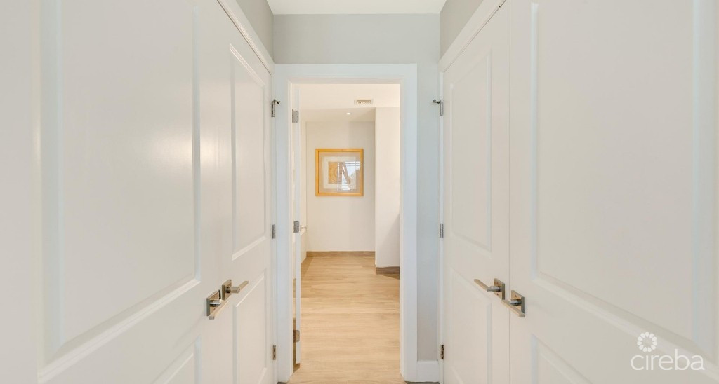 Crescent Point Unit #14  Seven Mile Beach