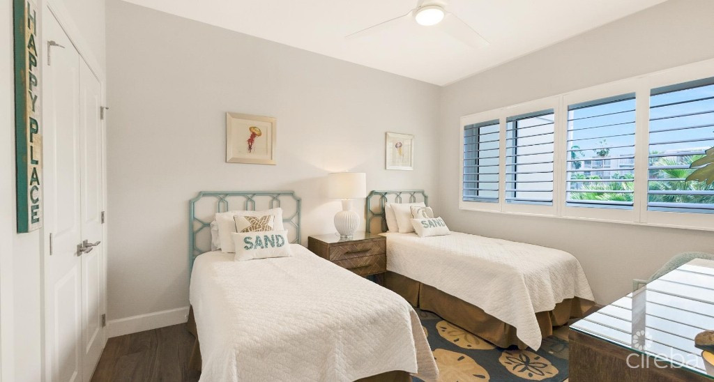 Crescent Point Unit #14  Seven Mile Beach