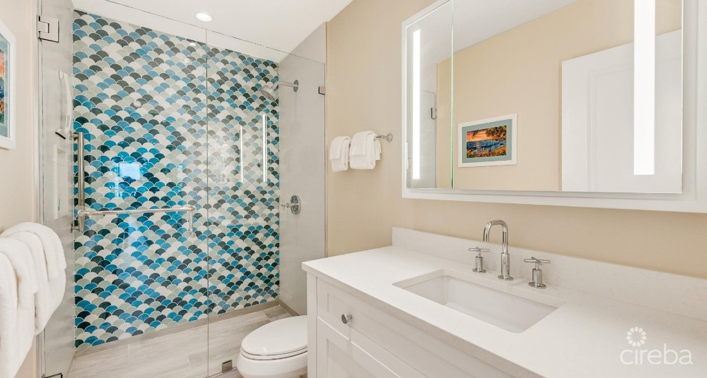 Crescent Point Unit #14  Seven Mile Beach