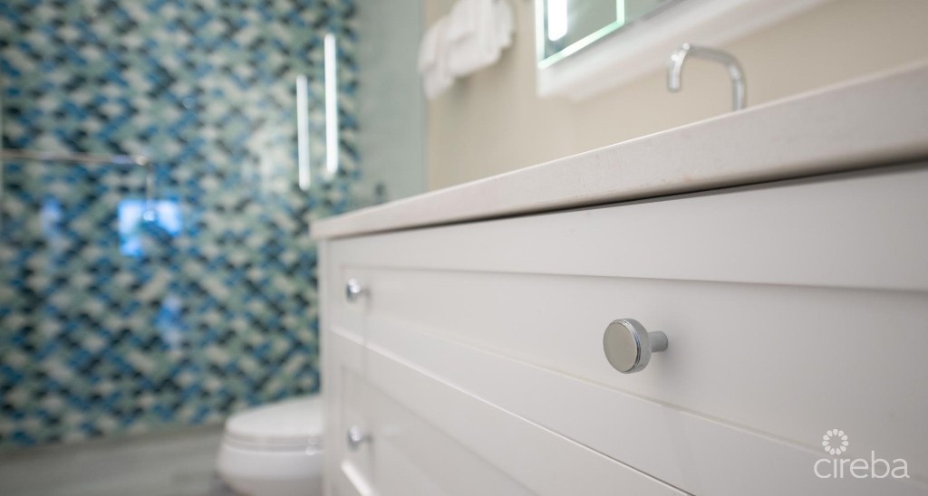 Crescent Point Unit #14  Seven Mile Beach