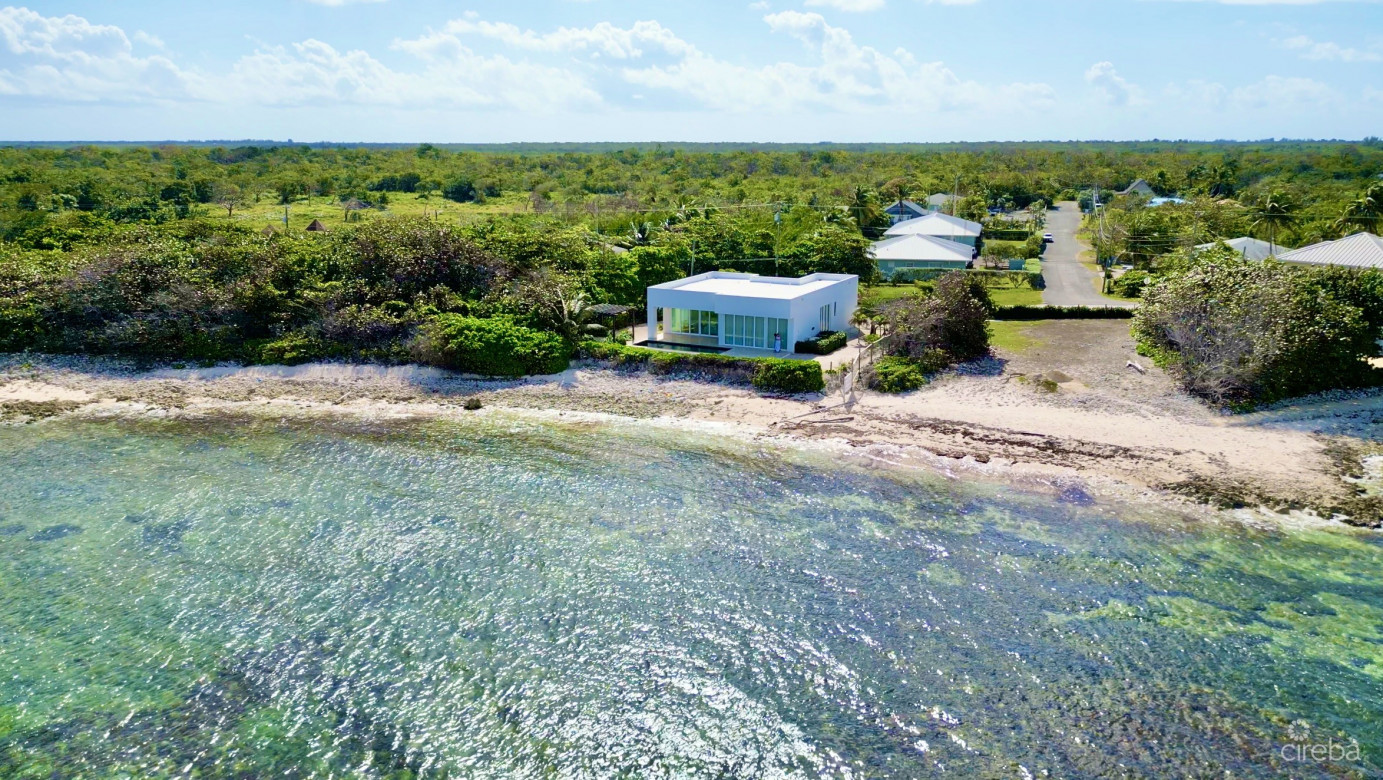 Seaside Hideaway - Fully Renovated Beachfront Gem