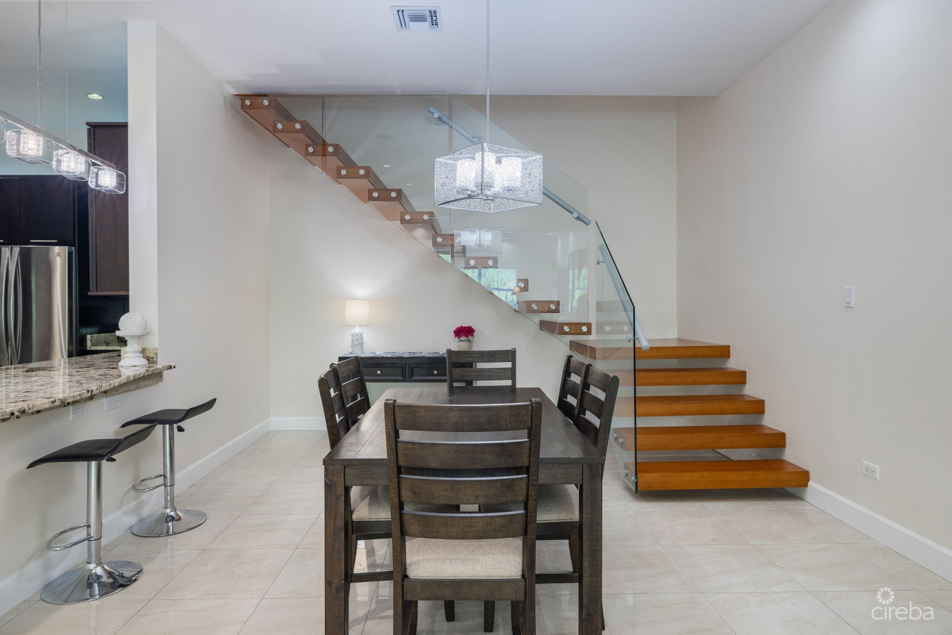 Beach Bay 3 Bedroom Plus Den