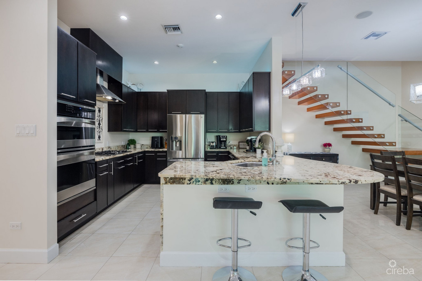 Beach Bay 3 Bedroom Plus Den