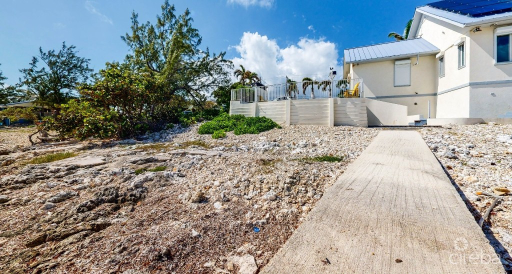 Beachfront Retreat With Pool And Stunning Views