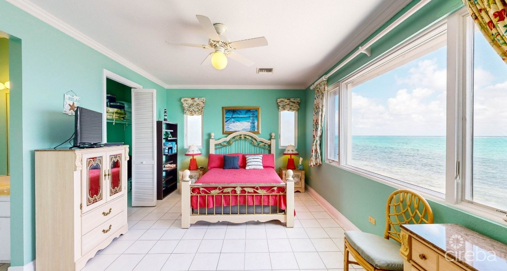 Beachfront Retreat With Pool And Stunning Views